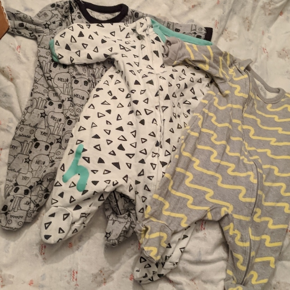 Set of pjs